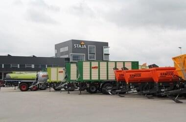 Vehículos paisajísticos acabados de la empresa STAJA fabricados con la ayuda de grúas ABUS